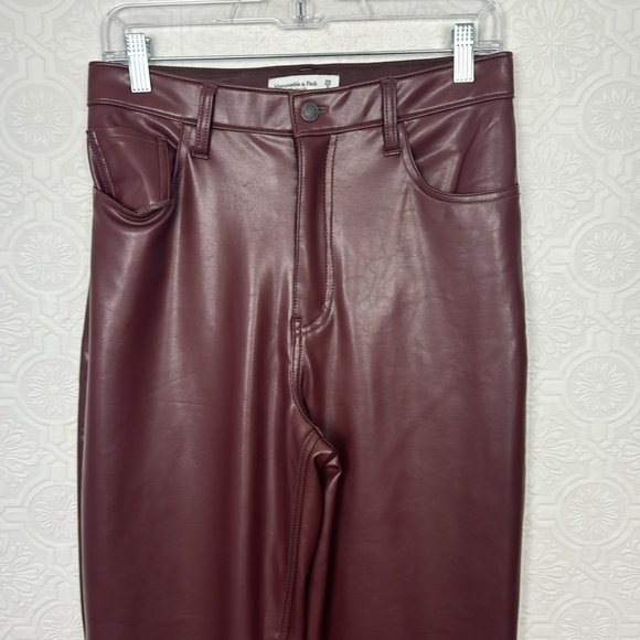 Abercrombie & Fitch Curve Love Vegan Leather 90s Straight Pants Brown Red 29 8 - Picture 6 of 10